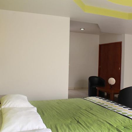 Los Reyes  Hotel Real De Cortes מראה חיצוני תמונה