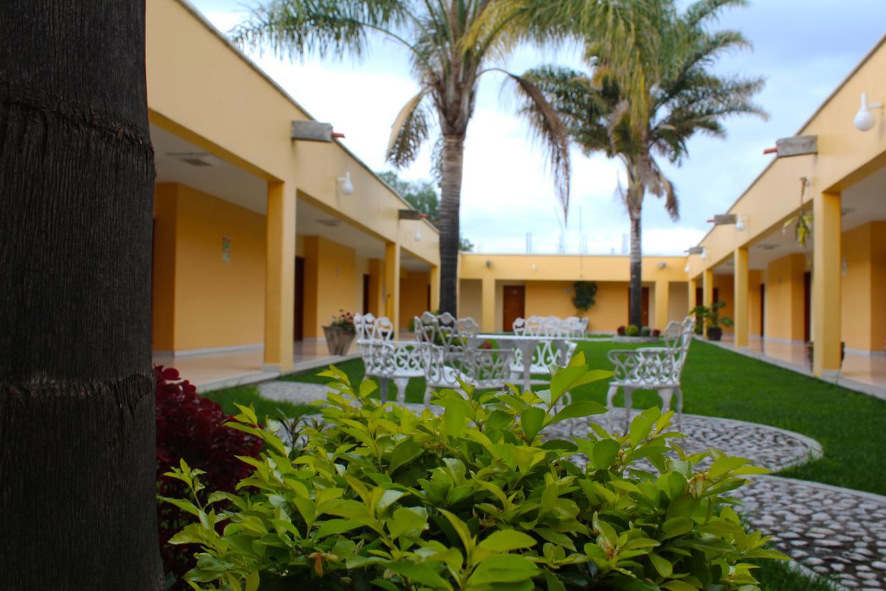 Los Reyes  Hotel Real De Cortes מראה חיצוני תמונה