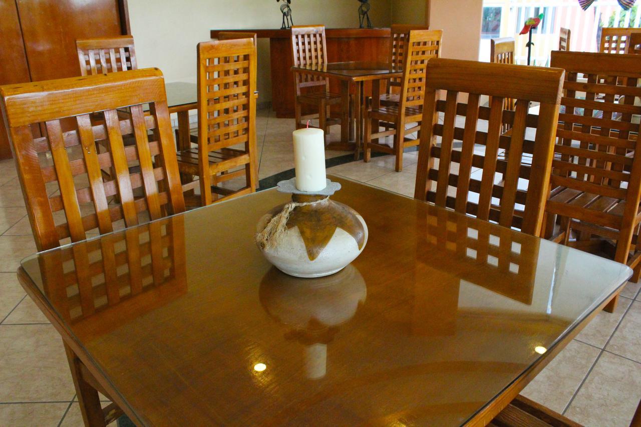 Los Reyes  Hotel Real De Cortes מראה חיצוני תמונה