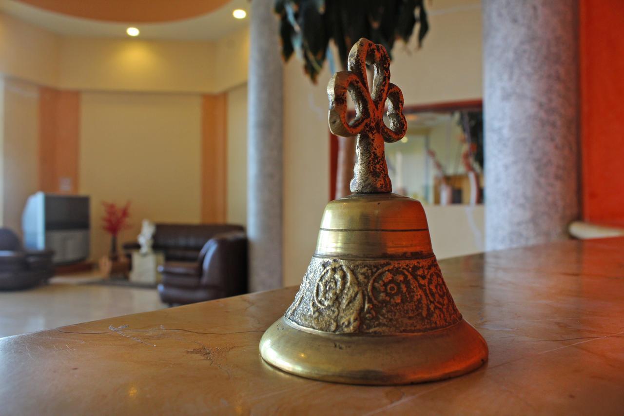 Los Reyes  Hotel Real De Cortes מראה חיצוני תמונה