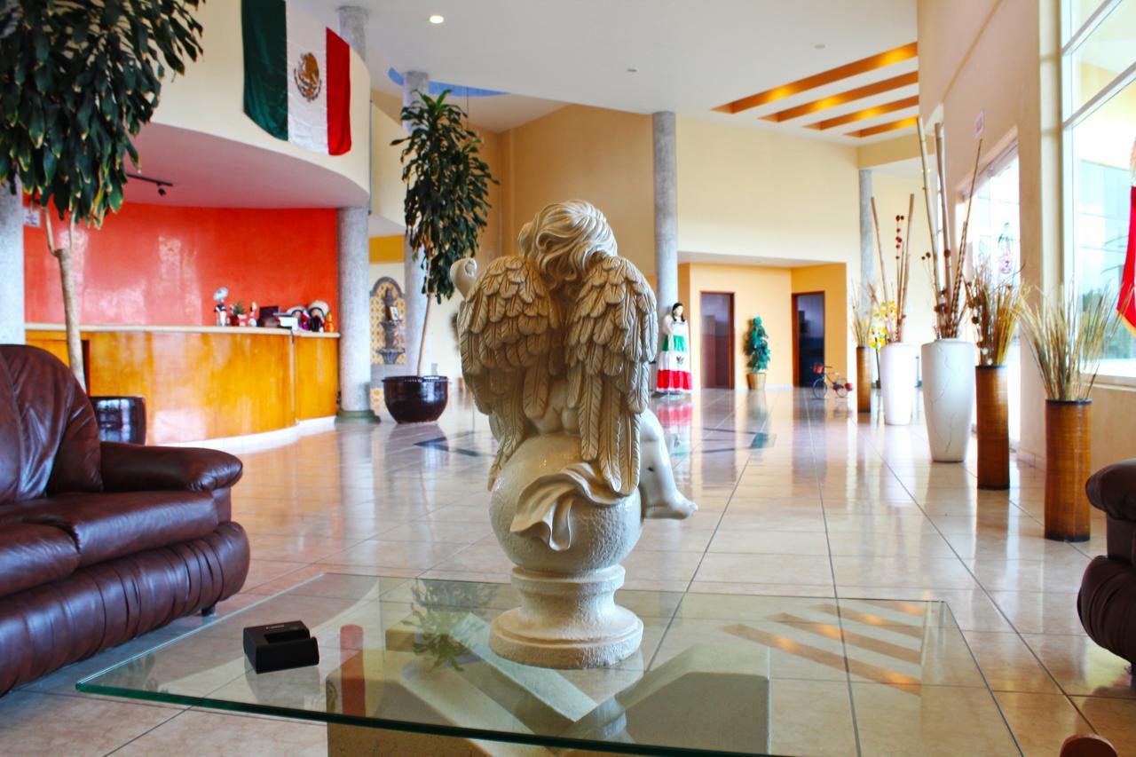 Los Reyes  Hotel Real De Cortes מראה חיצוני תמונה