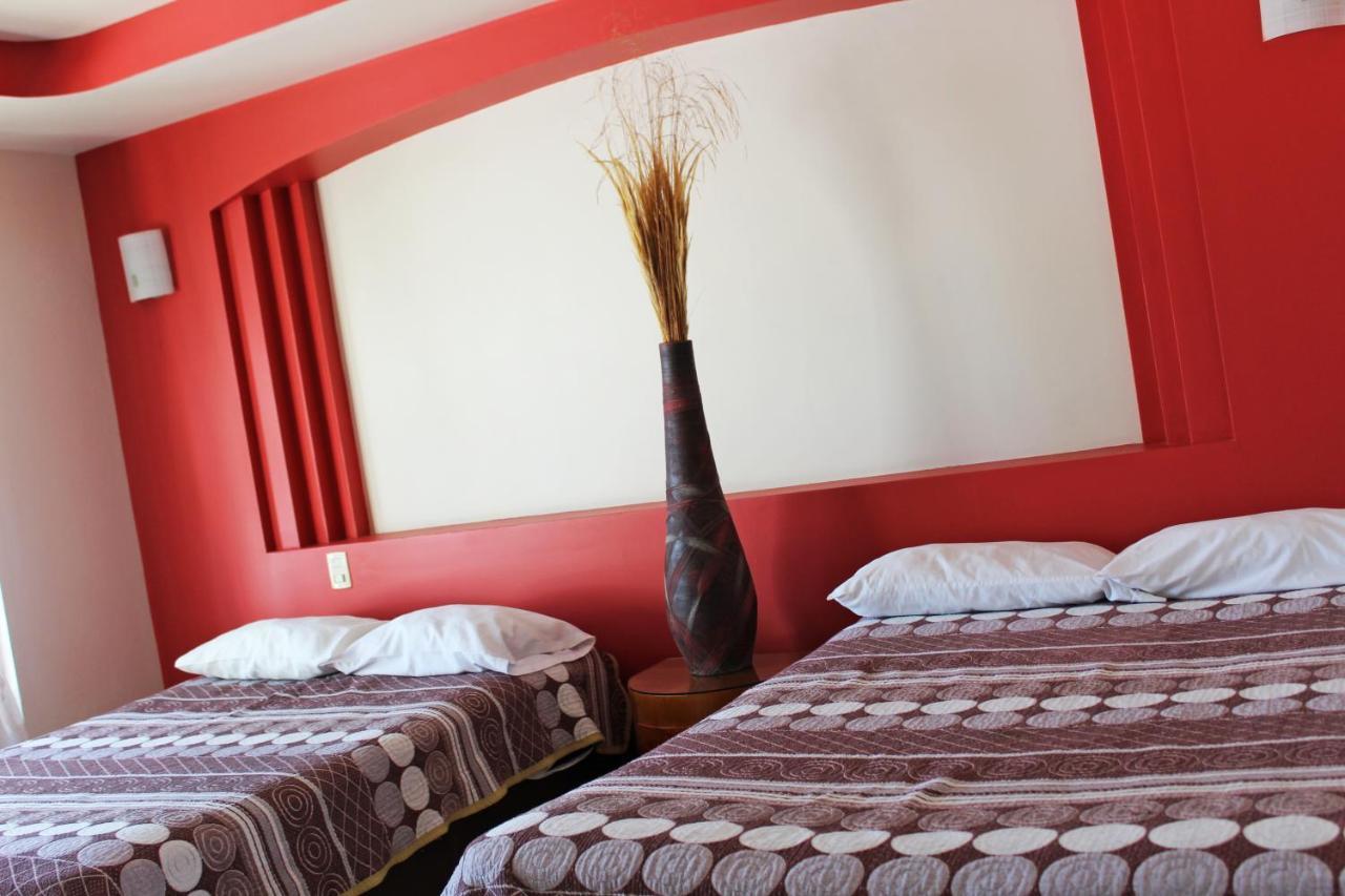 Los Reyes  Hotel Real De Cortes מראה חיצוני תמונה