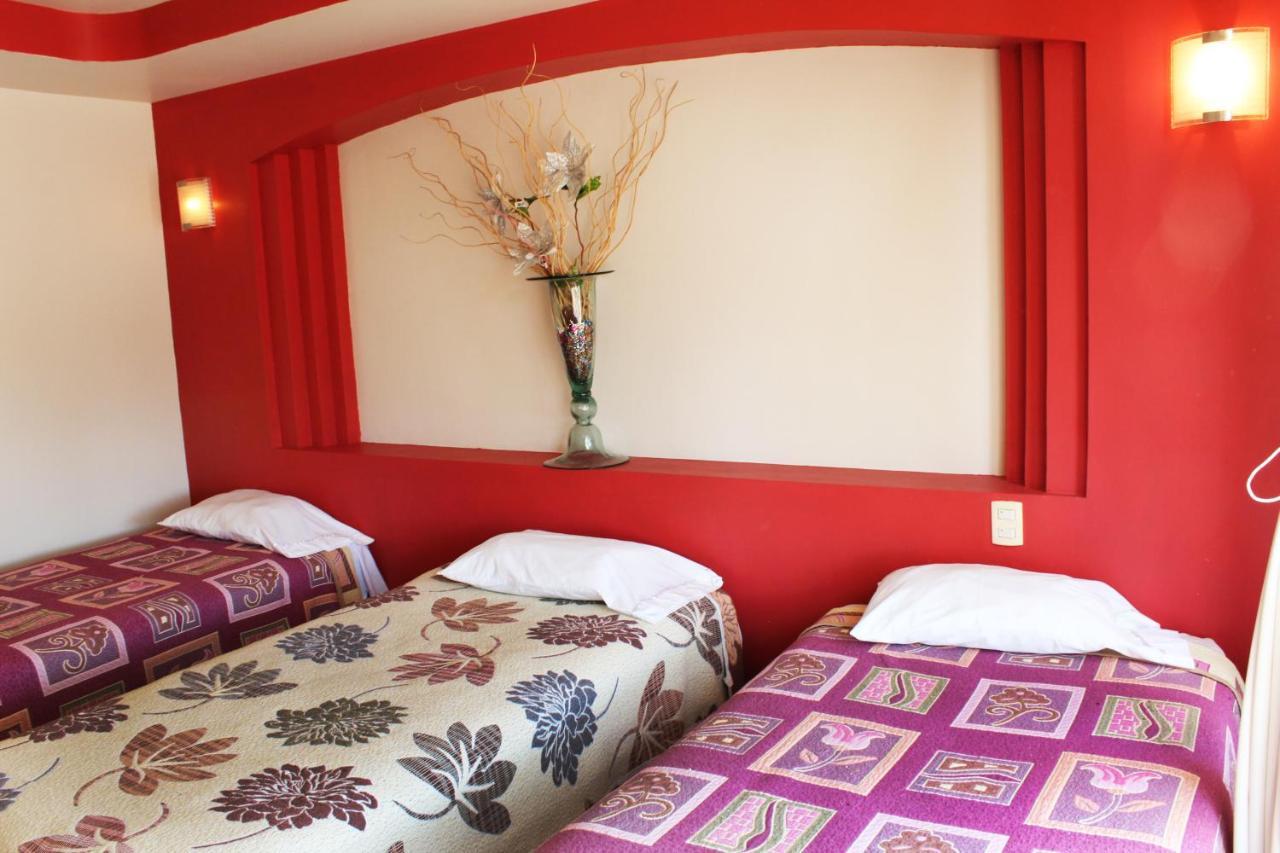 Los Reyes  Hotel Real De Cortes מראה חיצוני תמונה